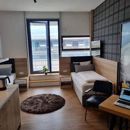 My Minga Airport Serviced 3* Hallbergmoos