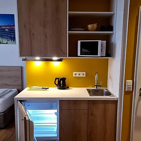 My Minga Airport Serviced 3* Халльбергмос